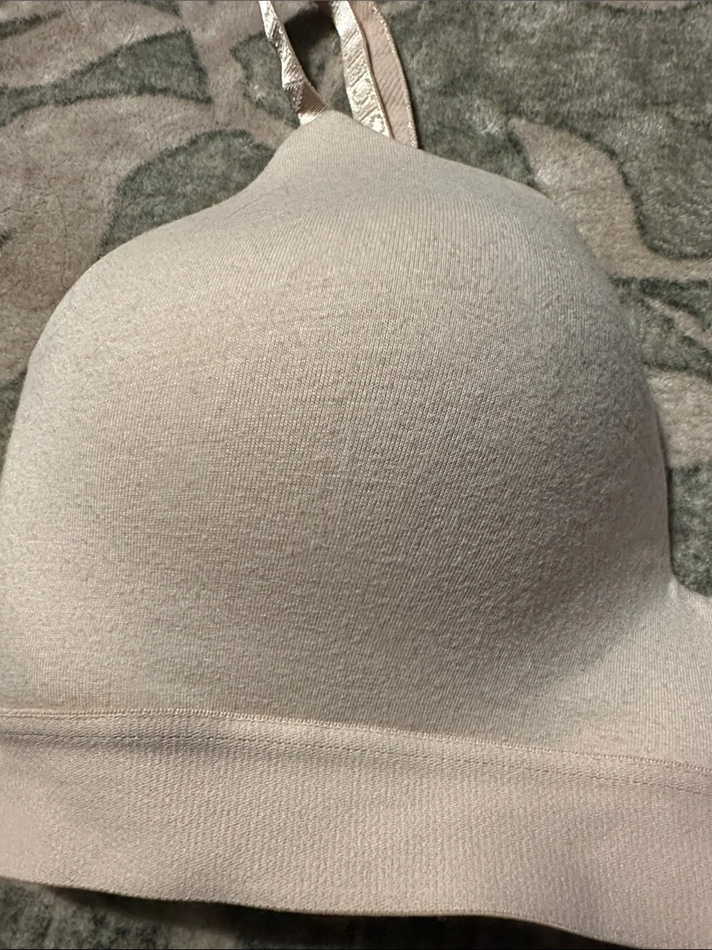 Victoria’s Secret T Shirt Lightly Lined Light Beige Wireless Bra Size 32D